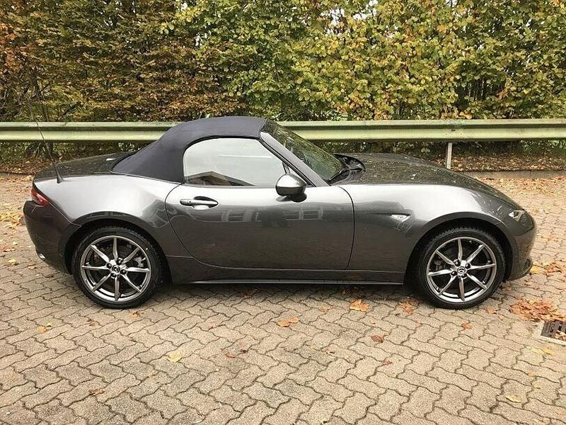 Gebraucht Mazda MX5 184 PS (135 kW) 2022 Machine grey Cabrio