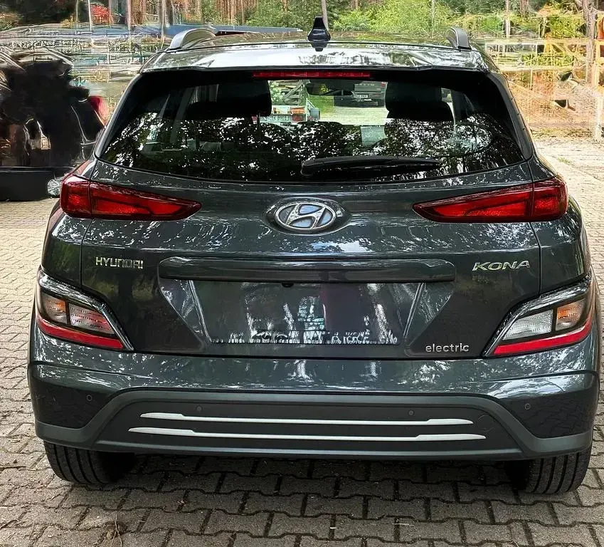 Gebraucht Hyundai Kona Select 150 kW (204 PS) 2022 Grau SUV
