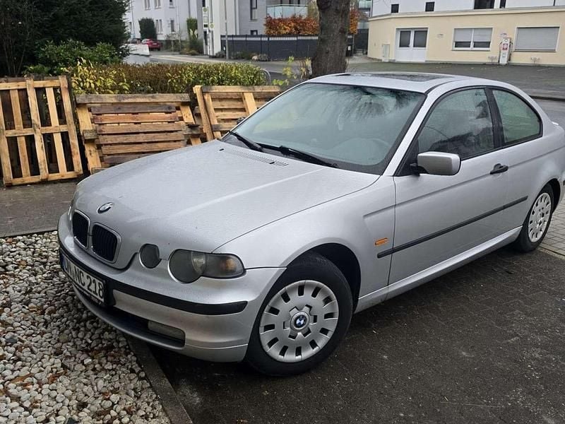 Silber Gebraucht 2004 BMW 318 Limousine | 1.299 € (Guter Preis) - Bild 1/4
