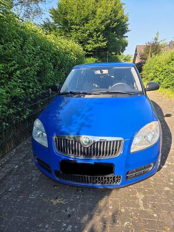 Blau Gebraucht 2008 Skoda Fabia Kleinwagen | 3.490 € (Fairer Preis) - Bild 1/4