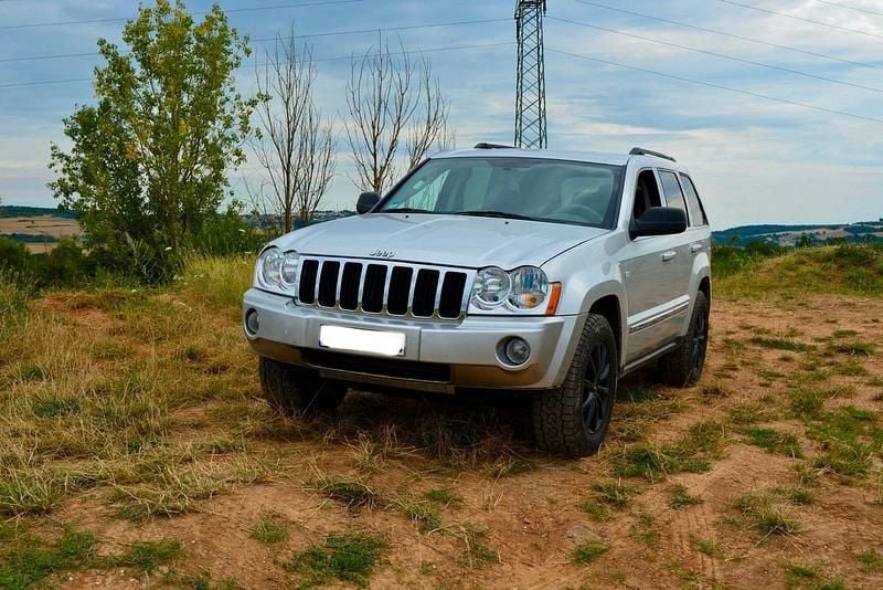 Silber Gebraucht 2005 Jeep Grand Cherokee Limited SUV | 9.670 € (Teuer) - Bild 1/4