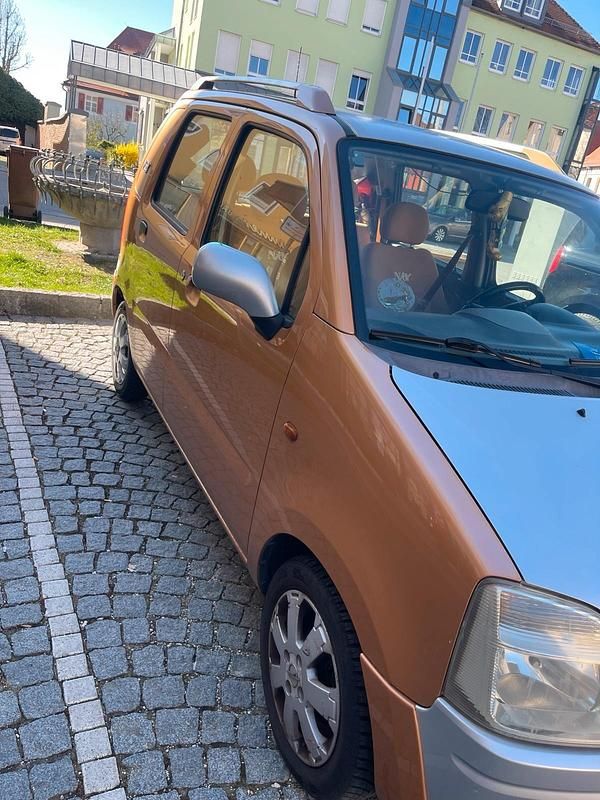 Gebraucht Opel Agila 55 PS (40 kW) 2003 Gold Van / Kleinbus