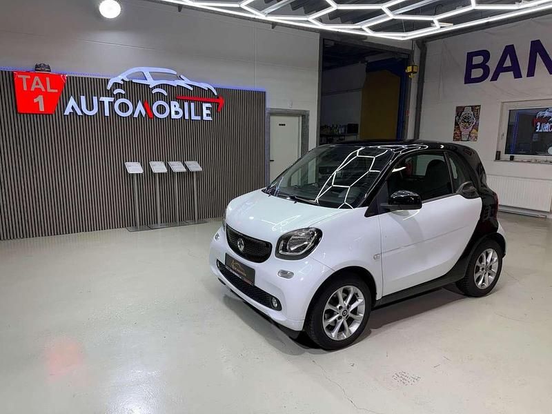 Schwarz Gebraucht 2012 Smart ForTwo Coupé Basis Coupé | 7.999 € (Teuer) - Bild 1/4