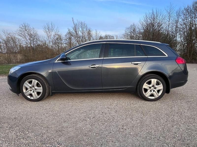 Gebraucht Opel Insignia 140 PS (102 kW) 2009 Blau Kombi