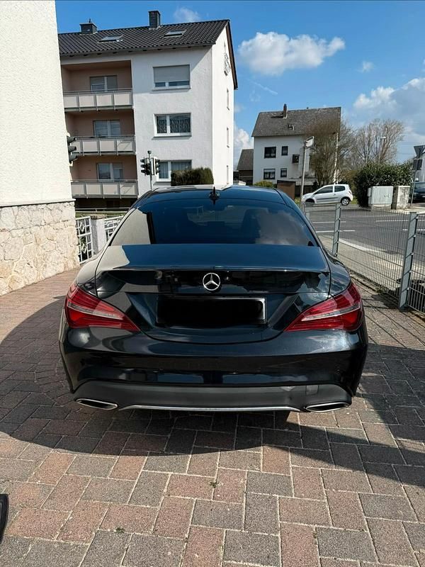 Gebraucht Mercedes CLA200 156 PS (114 kW) 2017 Schwarz Coupé