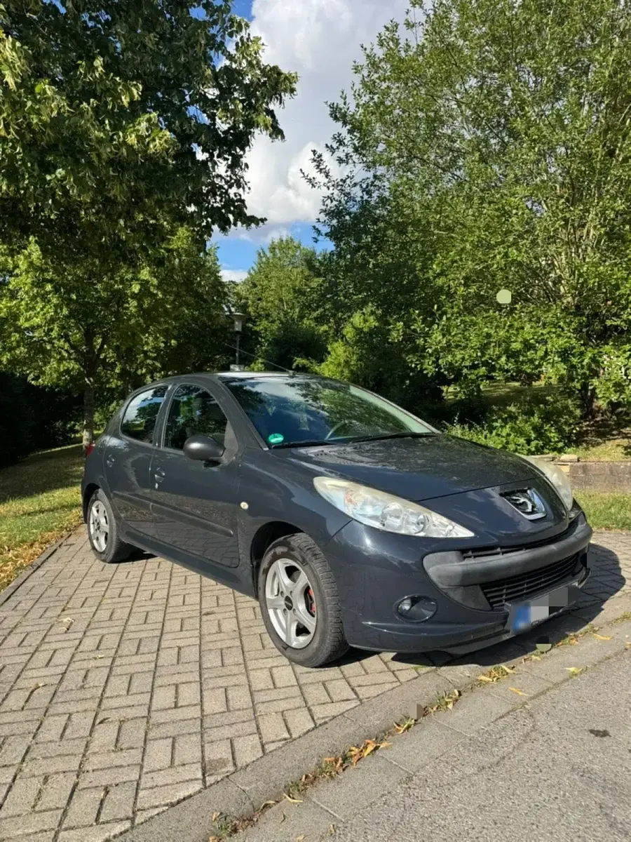 Gebraucht Peugeot 206+ 60 PS (44 kW) 2009 Schwarz Kleinwagen