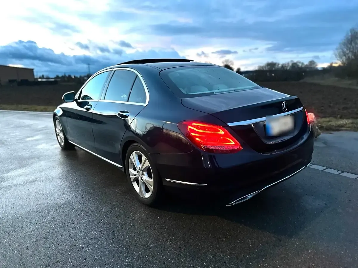 Gebraucht Mercedes C250 211 PS (155 kW) 2014 Blau Limousine