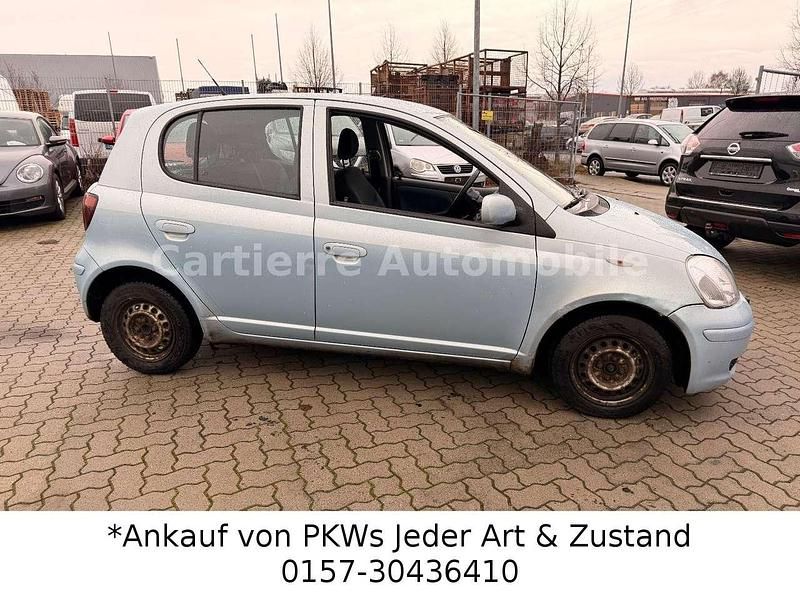 Gebraucht Toyota Yaris 75 PS (55 kW) 2004 Blau Kleinwagen