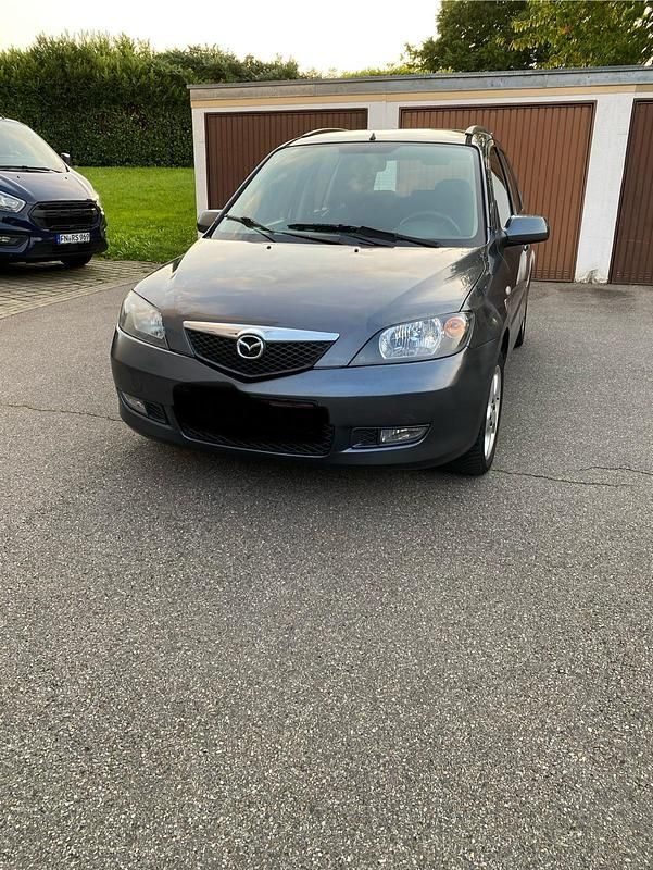 Grau Gebraucht 2004 Mazda 2 Comfort Kleinwagen | 1.400 € (Guter Preis) - Bild 1/4