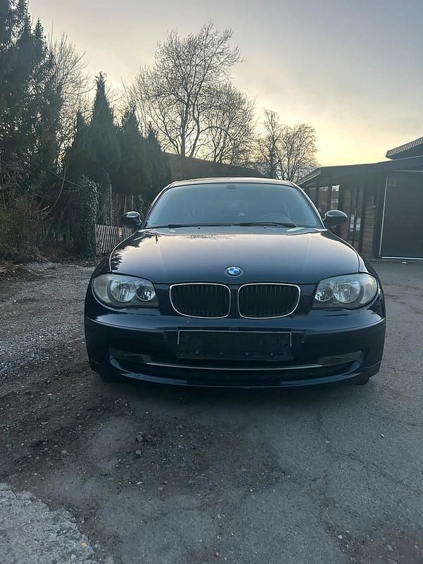 Gebraucht BMW 116 120 PS (88 kW) 2007 Schwarz Kleinwagen