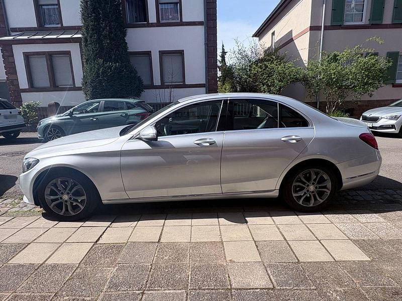 Gebraucht Mercedes C180 116 PS (85 kW) 2015 Silber Limousine