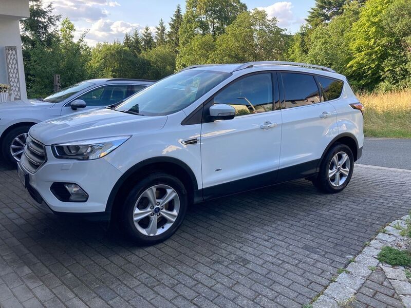 Weiß Gebraucht 2018 Ford Kuga Cool & Connect SUV | 16.200 € (Fairer Preis) - Bild 1/4
