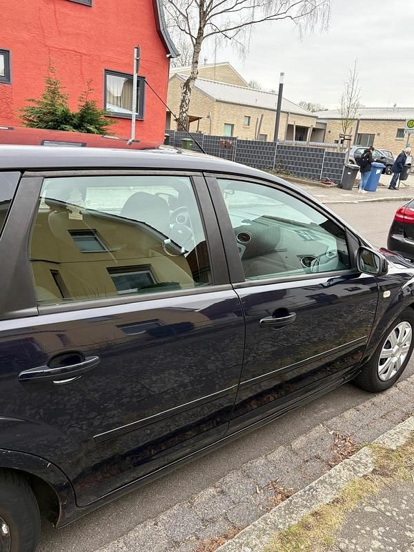 Usata Ford Focus 100 CV (73 kW) 2007 Blu Station wagon