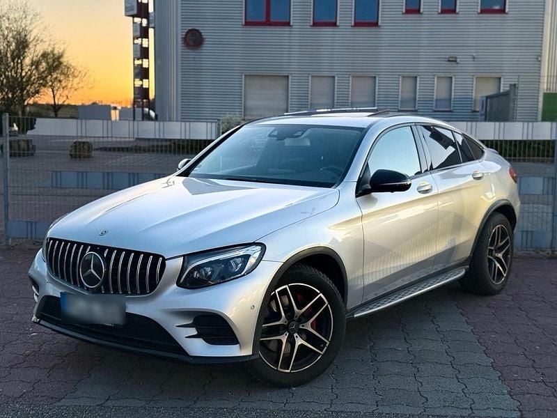 Silber Gebraucht 2017 Mercedes GLC300 AMG line Coupé | 32.500 € (Fairer Preis) - Bild 1/4