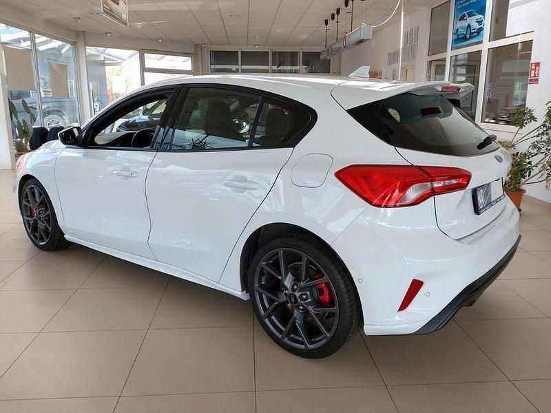 Second-hand Ford Focus ST 190 CP (139 kW) 2019 Alb Berlinǎ