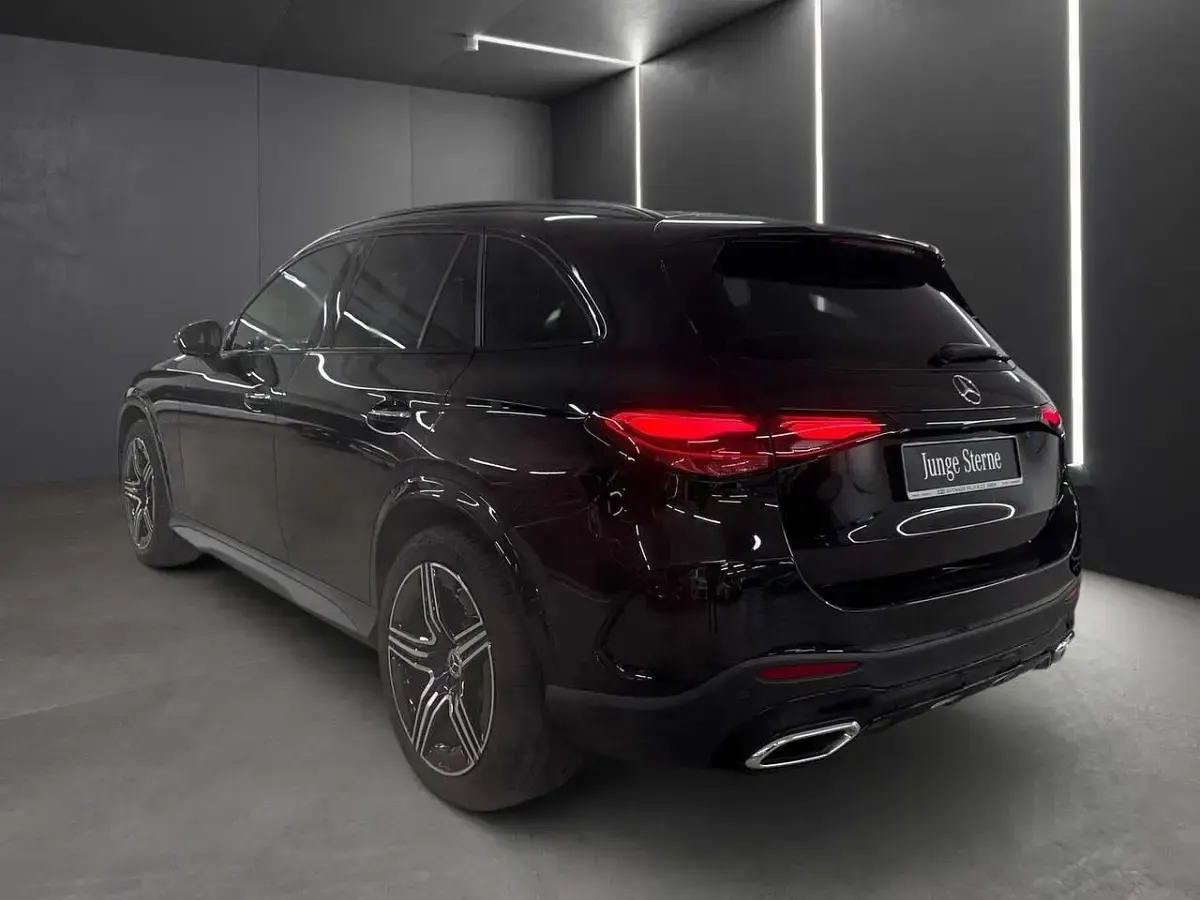 Gebraucht Mercedes GLC450 AMG 367 PS (269 kW) 2024 Schwarz SUV