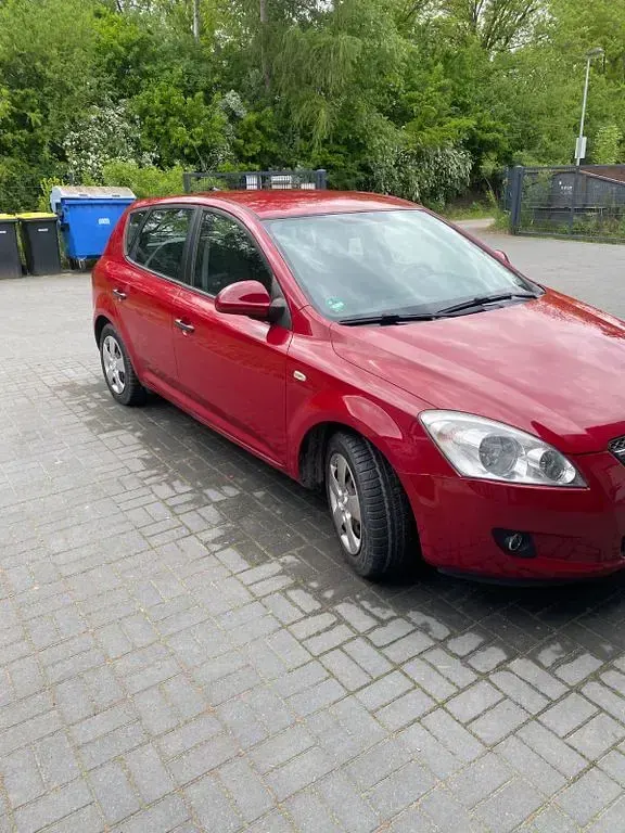 Usado Kia Ceed EX 116 CV (85 kW) 2007 Rojo Utilitario