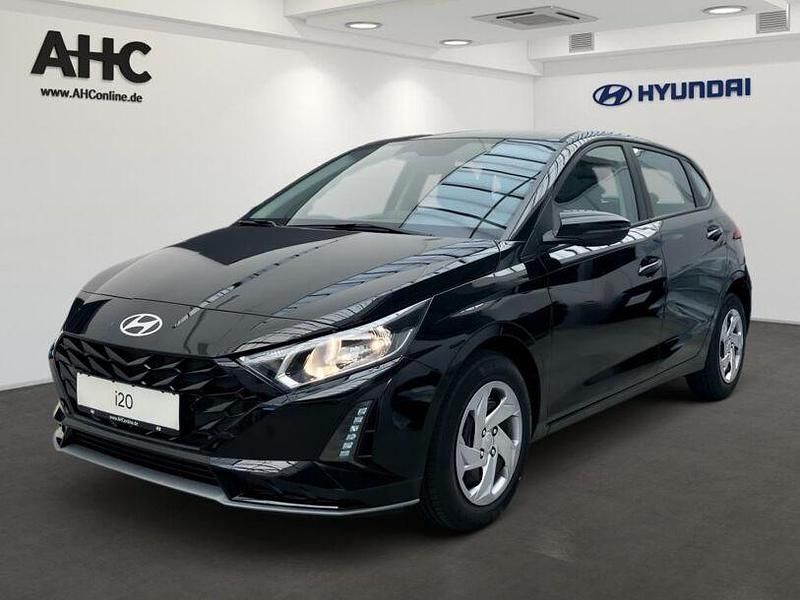 Schwarz phantom black Gebraucht 2025 Hyundai i20 Select Limousine | 20.950 € (Teuer) - Bild 1/4