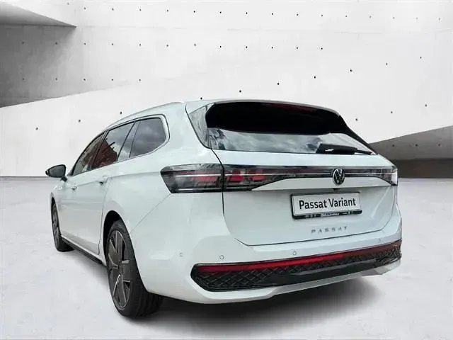 Gebraucht VW Passat IQ Drive 150 PS (110 kW) 2025 Pure white Kombi