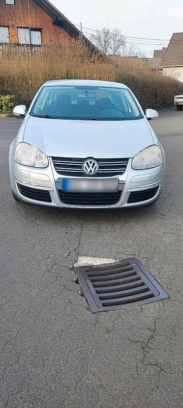 Gebraucht VW Jetta 115 PS (84 kW) 2007 Silber Limousine