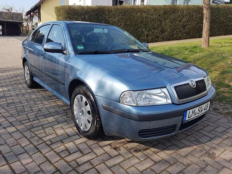 Gebraucht Skoda Octavia Ambiente 102 PS (75 kW) 2009 Grau Limousine