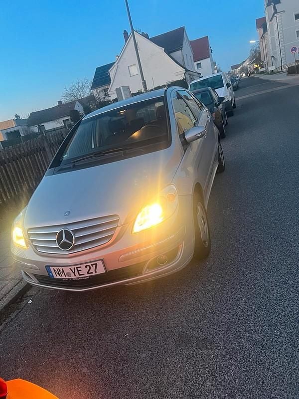 Gebraucht Mercedes B170 116 PS (85 kW) 2005 Grau Van / Kleinbus