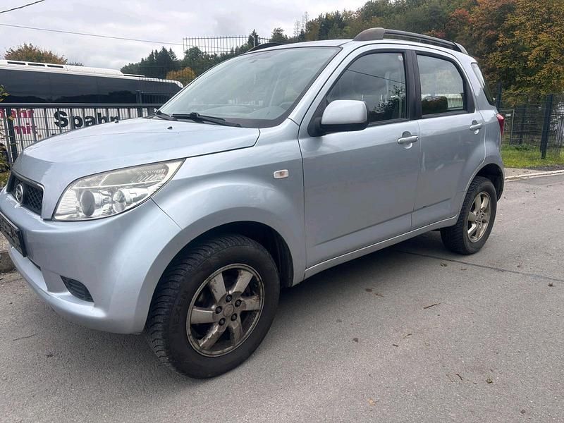 Silber Gebraucht 2009 Daihatsu Terios SUV | 2.150 € - Bild 1/4