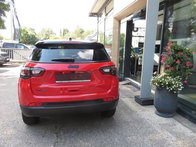 Gebraucht Jeep Compass 179 PS (131 kW) 2023 Colorado red (vr176) SUV