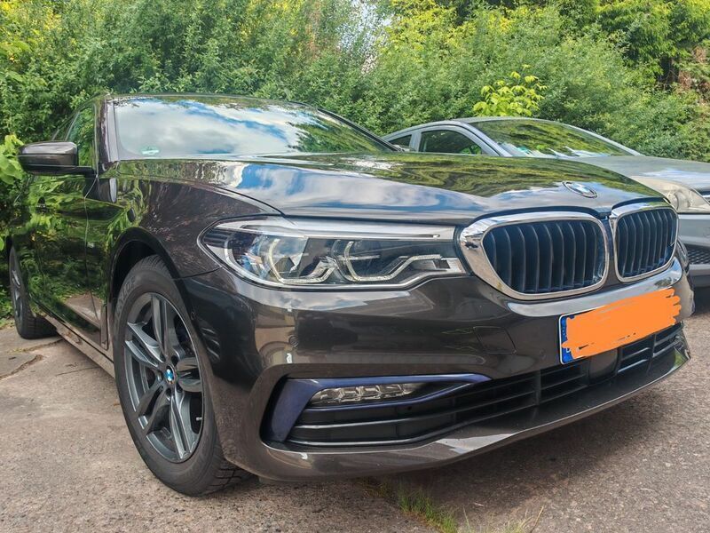 Braun Gebraucht 2017 BMW 520 Sport Line Kombi | 17.500 € (Fairer Preis) - Bild 1/4