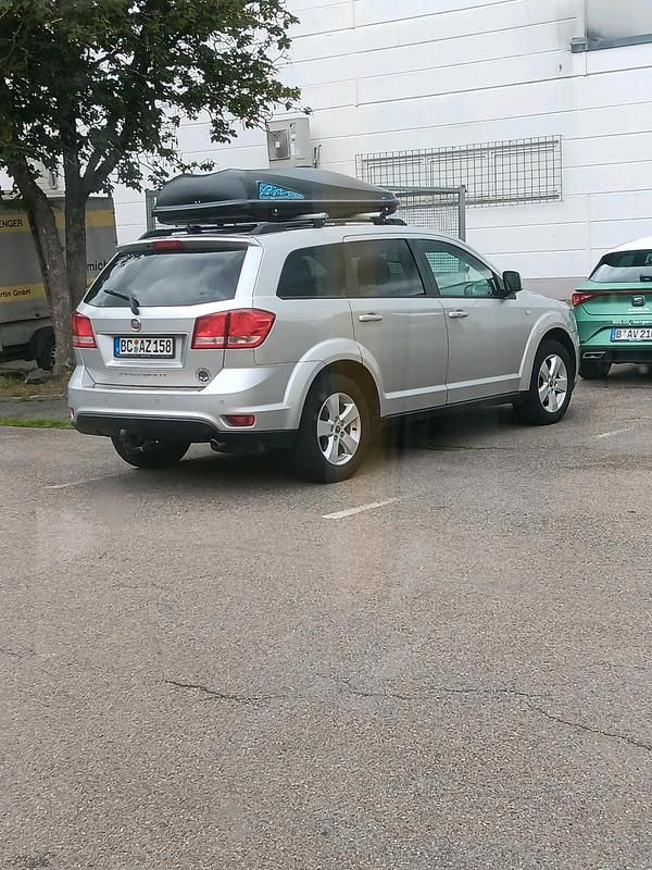 Gebraucht Fiat Freemont 140 PS (102 kW) 2012 Silber SUV