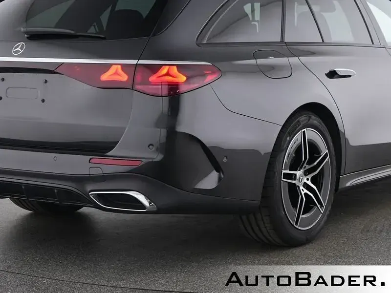 Gebraucht Mercedes E200 AMG 204 PS (150 kW) 2025 Schwarz Limousine