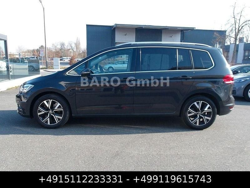 Gebraucht VW Touran Highline 150 PS (110 kW) 2023 Grau Van / Kleinbus