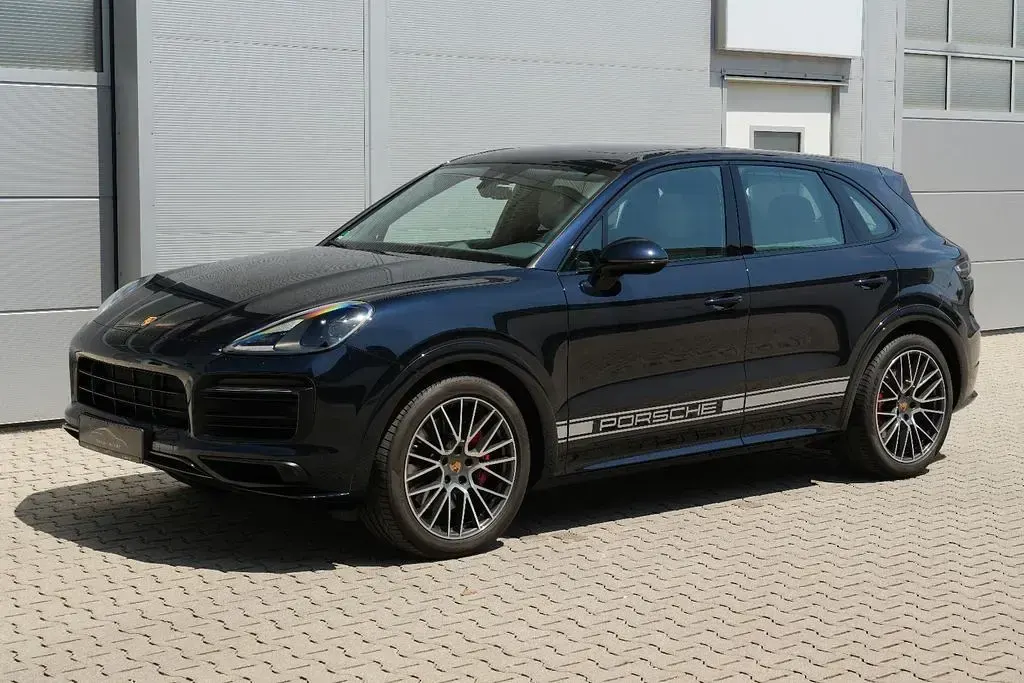 Gebraucht Porsche Cayenne GTS Chrono 460 PS (338 kW) 2023 Blau SUV