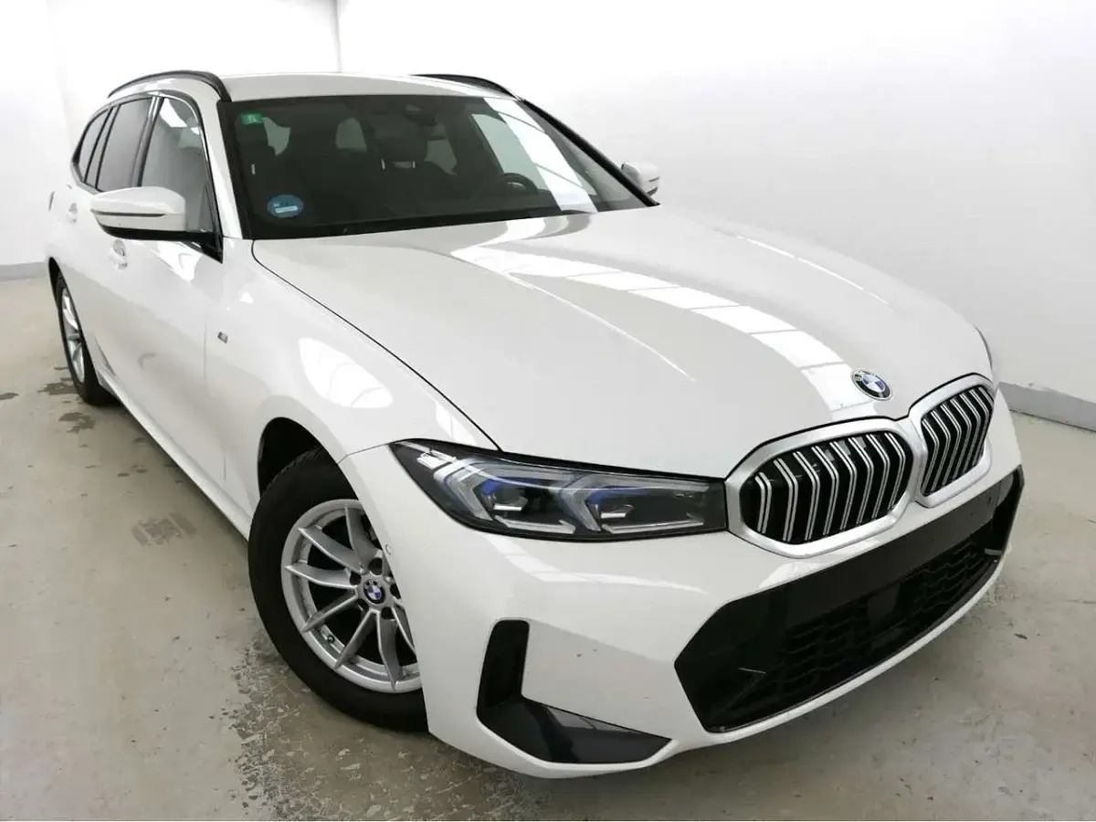 Gebraucht BMW 318 M Sport 156 PS (114 kW) 2024 Alpinweiss 3 Kombi
