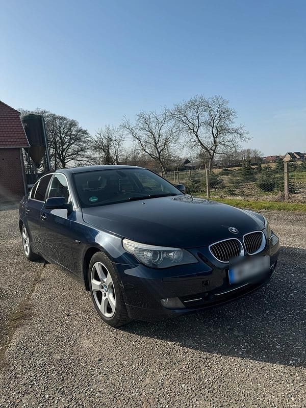 Gebraucht BMW 530 235 PS (172 kW) 2007 Blau Limousine