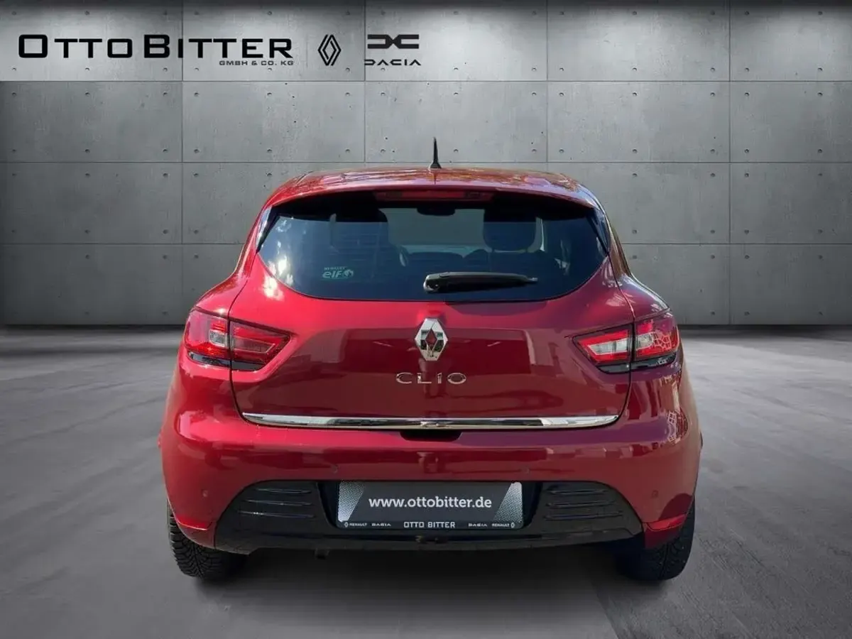 Gebraucht Renault Clio IV LIMITED 73 PS (53 kW) 2018 Intenserot Limousine