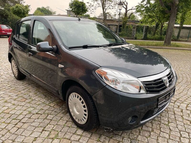Gebraucht 2012 Dacia Sandero Lauréate Kleinwagen | 3.499 € (Superpreis) - Bild 1/4