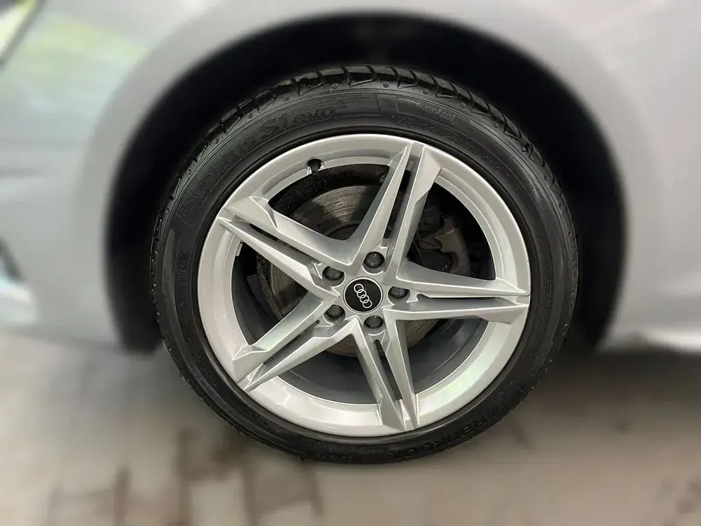 Gebraucht Audi A4 Advanced Plus 150 PS (110 kW) 2023 Florettsilber metallic Kombi