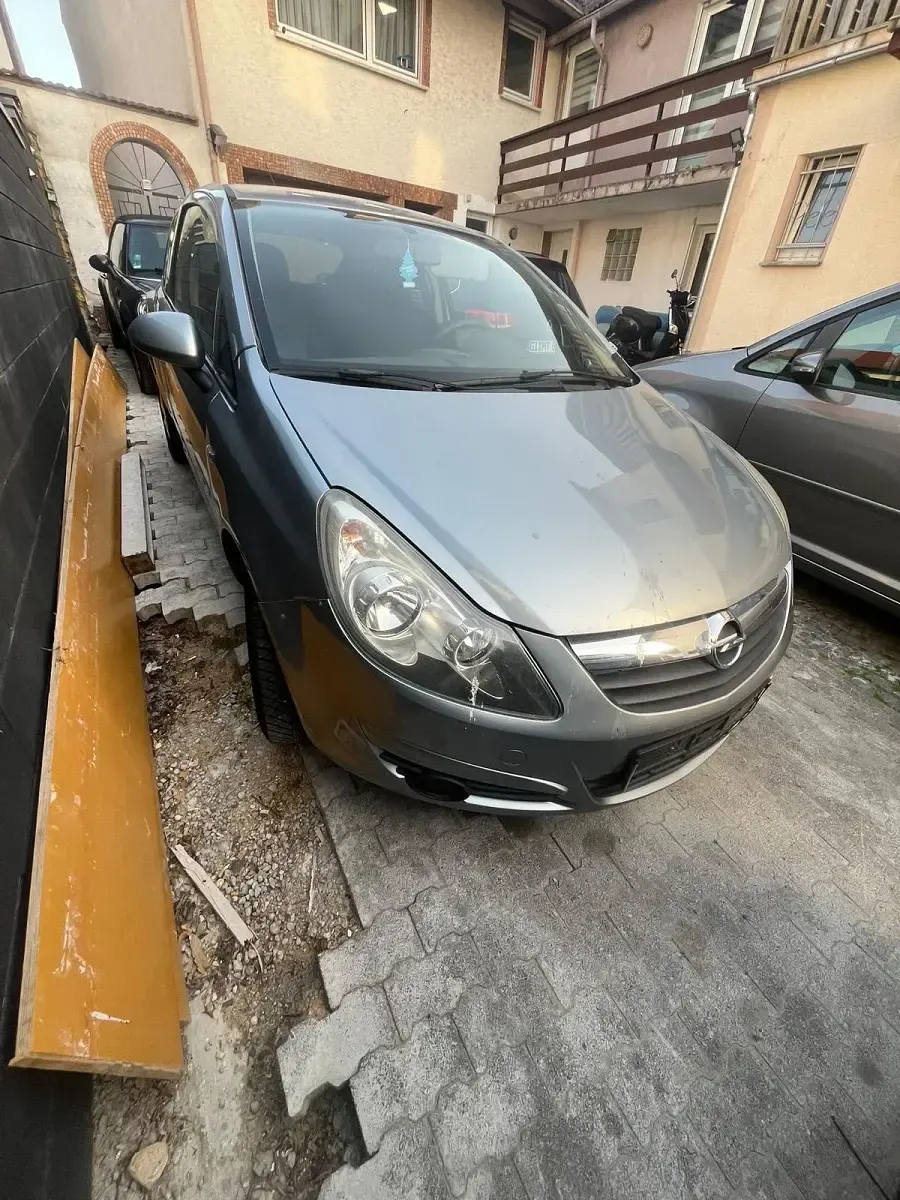Gebraucht Opel Corsa 87 PS (63 kW) 2010 Silber Kleinwagen