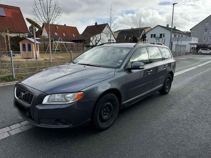 Gebraucht Volvo V70 Momentum 185 PS (136 kW) 2008 Grau Kombi