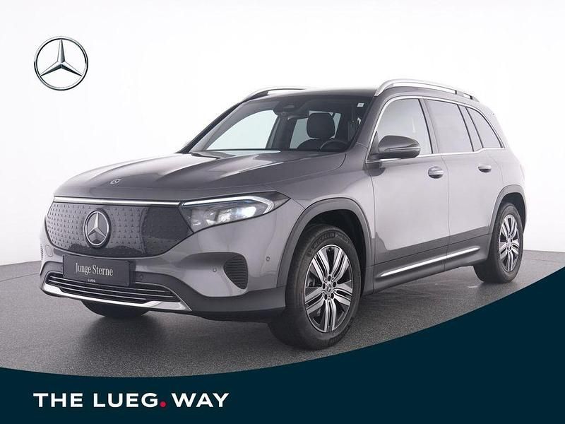 Grau metalliclack mountaingrau Gebraucht 2024 Mercedes EQB300 Progressive SUV | 39.745 € (Fairer Preis) - Bild 1/4