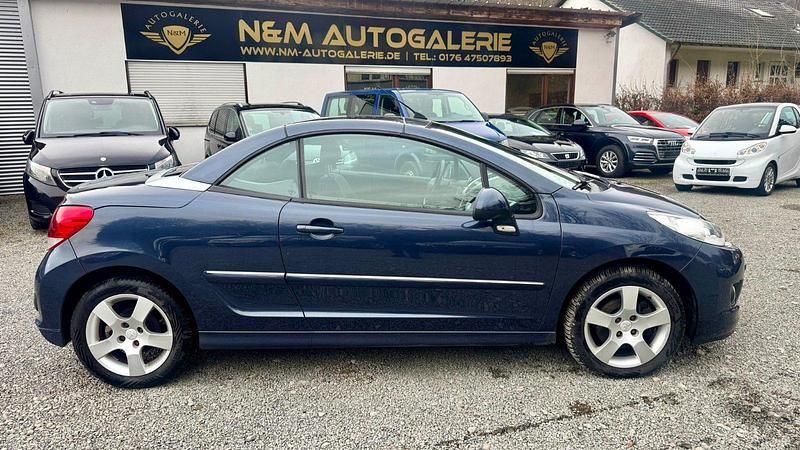 Gebraucht Peugeot 207 CC Active 120 PS (88 kW) 2013 Blau Cabrio