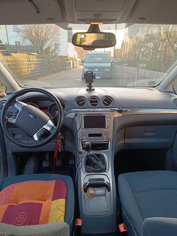 Gebraucht Ford Galaxy Trend 140 PS (102 kW) 2009 Grau Van / Kleinbus