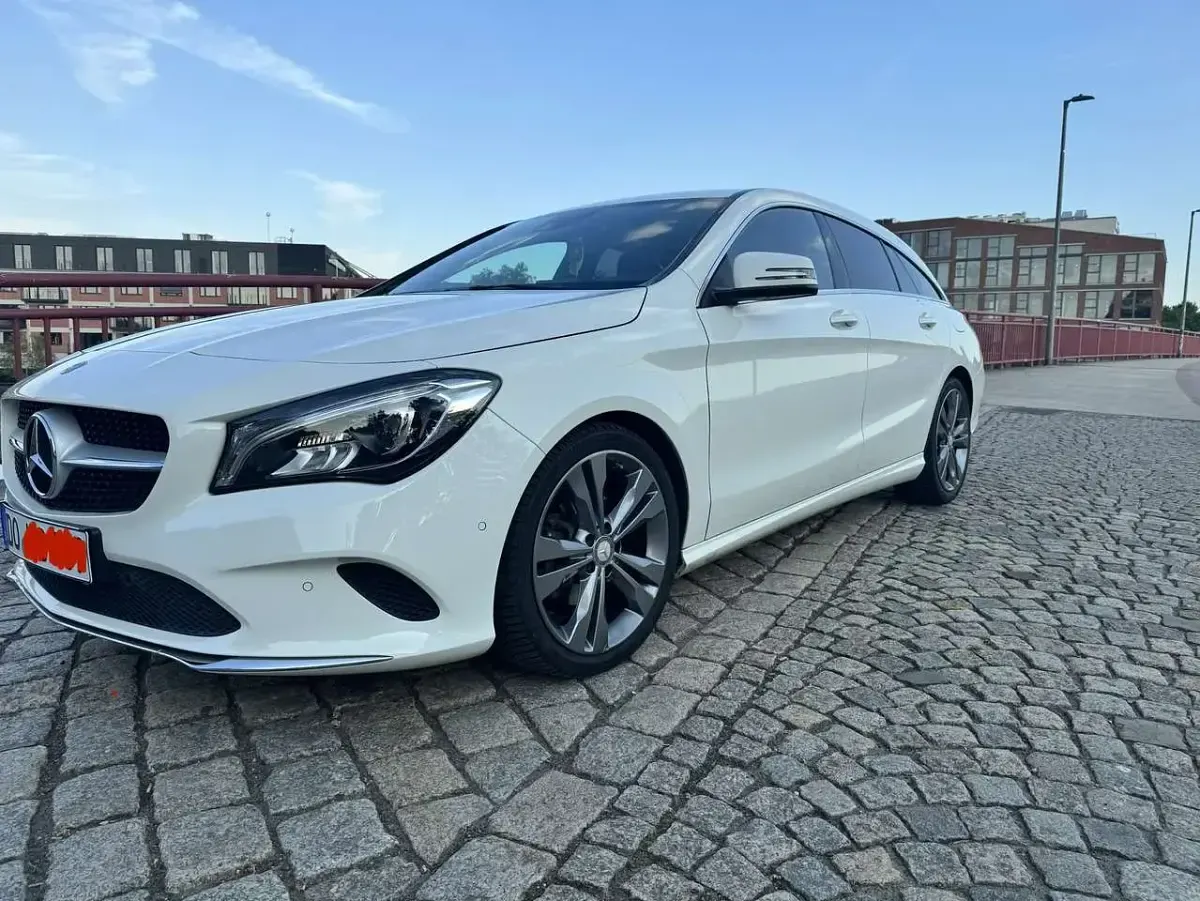 Gebraucht Mercedes CLA180 122 PS (89 kW) 2017 Weiß Limousine
