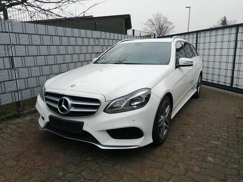 Gebraucht Mercedes E250 Avantgarde 204 PS (150 kW) 2013 Weiß Kombi