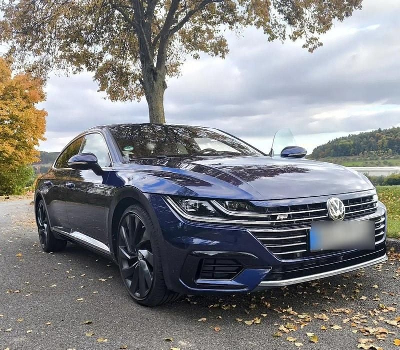 Blau Gebraucht 2018 VW Arteon R-line Limousine | 28.799 € (Fairer Preis) - Bild 1/4