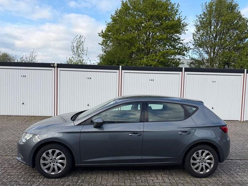 Gebraucht Seat Leon Ecomotive 122 PS (89 kW) 2013 Grau Limousine