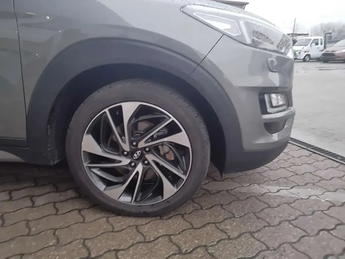 Gebraucht Hyundai Tucson Premium 177 PS (130 kW) 2019 Olivine grey / mic SUV