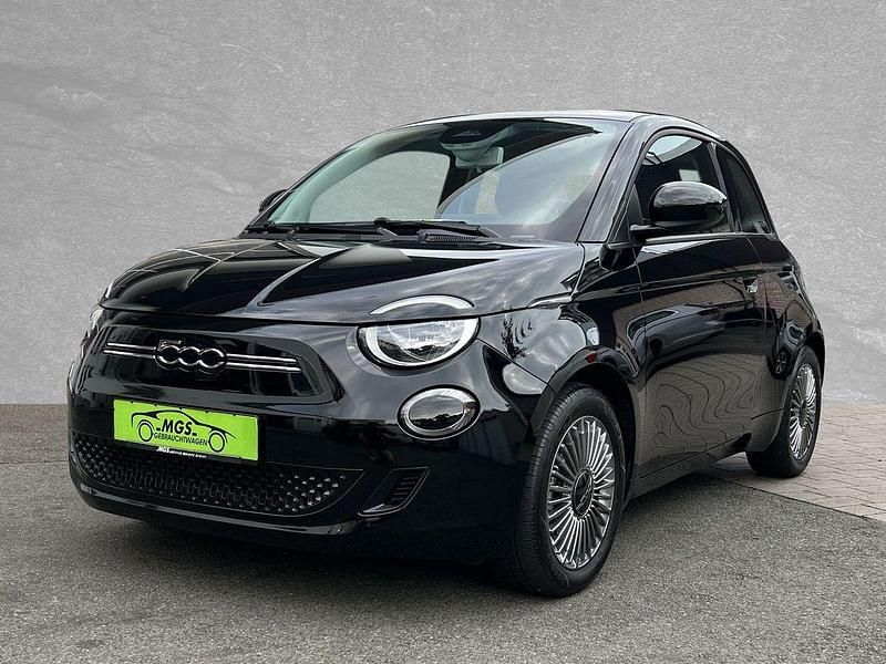 Gebraucht Fiat 500e Icon 69 kW (95 PS) 2023 Onyx schwarz Kleinwagen