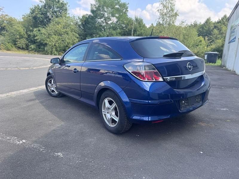 Gebraucht Opel Astra GTC Edition 90 PS (66 kW) 2009 Limousine